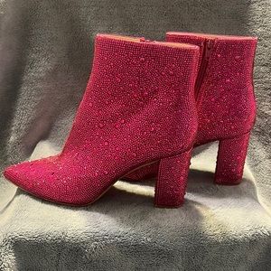 Betsey Johnson pink rhinestone Cady ankle boot size 8.5